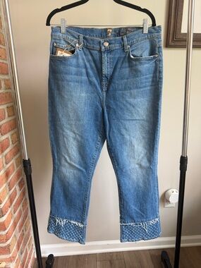 7 For All Mankind High Rise Slim Kick Blue Cropped Frayed-Hem Jeans hem detail